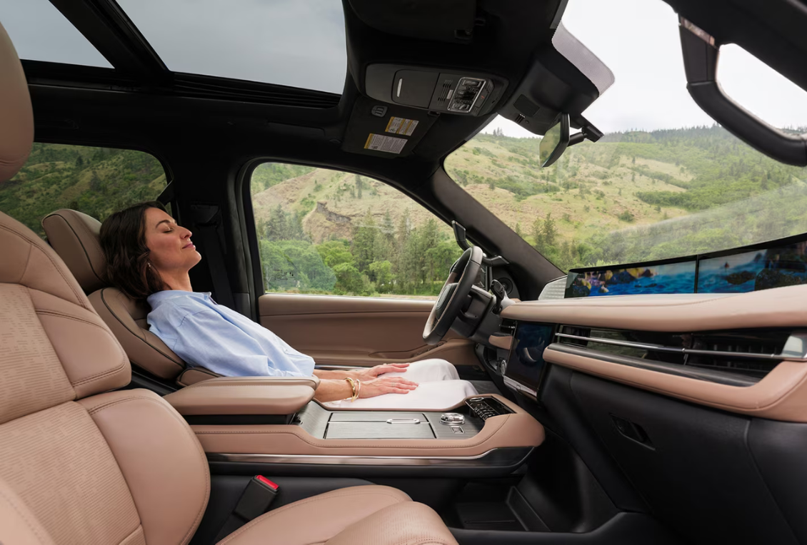 Lincoln MKT_3