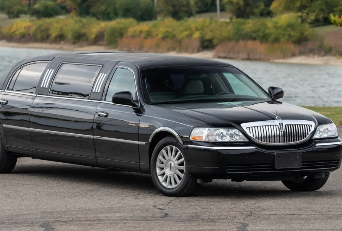 Lincoln Sedan Stretch_2